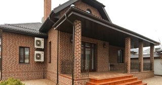 Строительство домов из кирпича с мансардой в Новошахтинске | от 3692 рублей